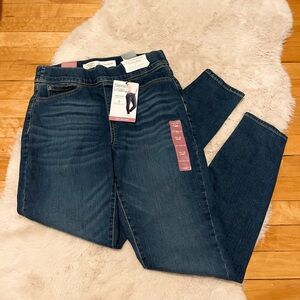 👖NWT Levi’s Skinny jeans